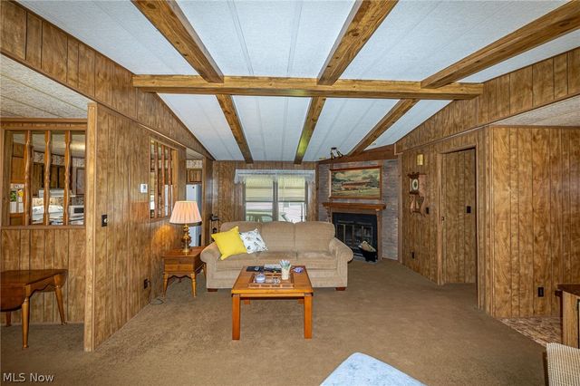 4 Overland Drive, Olmsted Twp, OH 44138