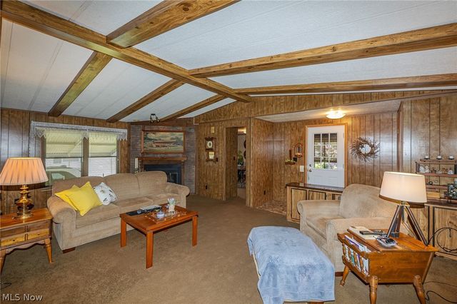 4 Overland Drive, Olmsted Twp, OH 44138