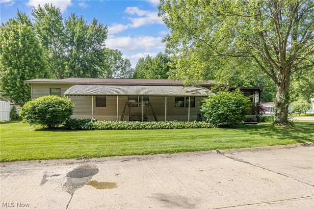 4 Overland Drive, Olmsted Twp, OH 44138