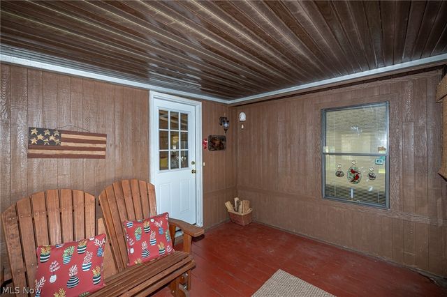 4 Overland Drive, Olmsted Twp, OH 44138