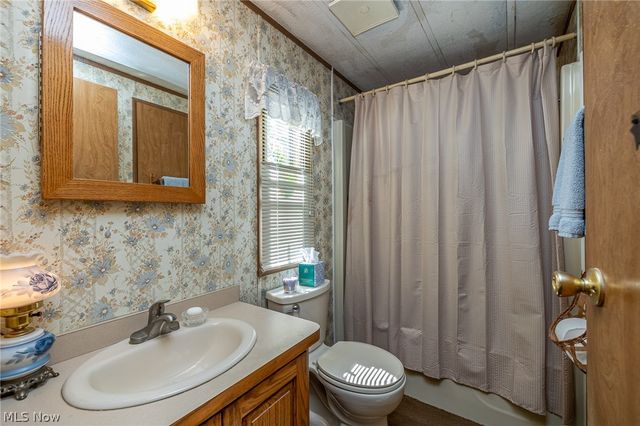 4 Overland Drive, Olmsted Twp, OH 44138