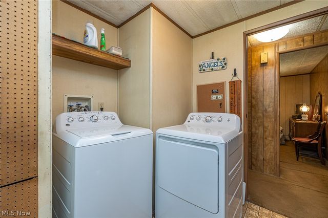 4 Overland Drive, Olmsted Twp, OH 44138