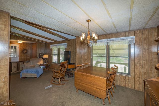 4 Overland Drive, Olmsted Twp, OH 44138