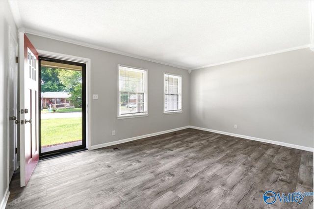 201 Larkwood Drive SW, Decatur, AL 35601
