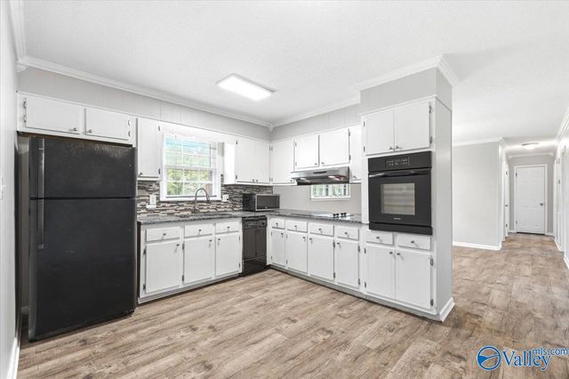 201 Larkwood Drive SW, Decatur, AL 35601