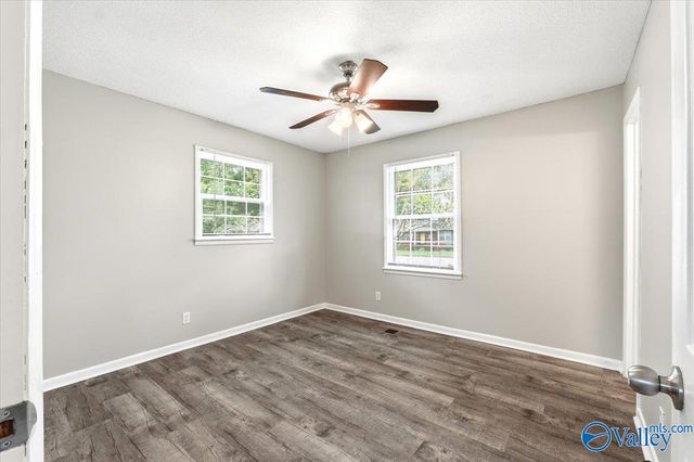 201 Larkwood Drive SW, Decatur, AL 35601