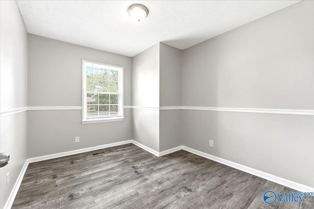 201 Larkwood Drive SW, Decatur, AL 35601