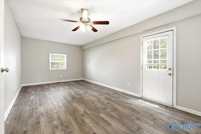 201 Larkwood Drive SW, Decatur, AL 35601