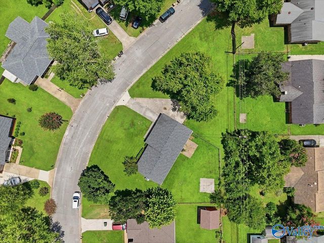201 Larkwood Drive SW, Decatur, AL 35601