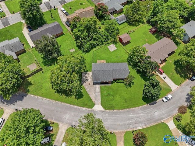 201 Larkwood Drive SW, Decatur, AL 35601