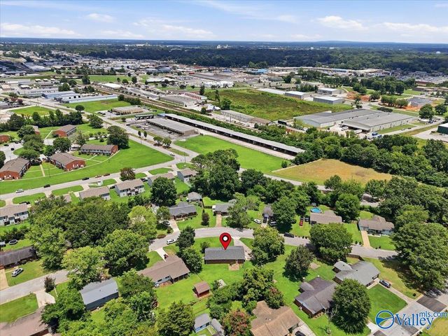 201 Larkwood Drive SW, Decatur, AL 35601