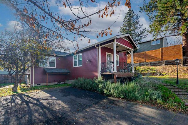 563 Rock St & 152 Maple St, Ashland, OR 97520