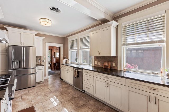 1807 FOREST AVE, Memphis, TN 38112