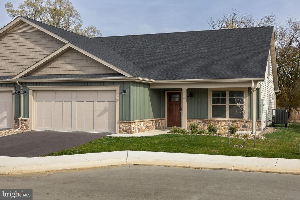 85 GRAINFIELD CT, Martinsburg, WV 25404