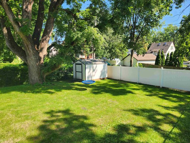 433 Kingbard Boulevard, Waterloo, IA 50701