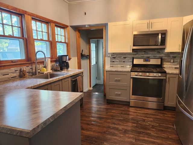 433 Kingbard Boulevard, Waterloo, IA 50701