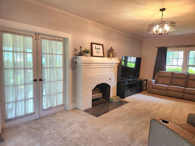 433 Kingbard Boulevard, Waterloo, IA 50701