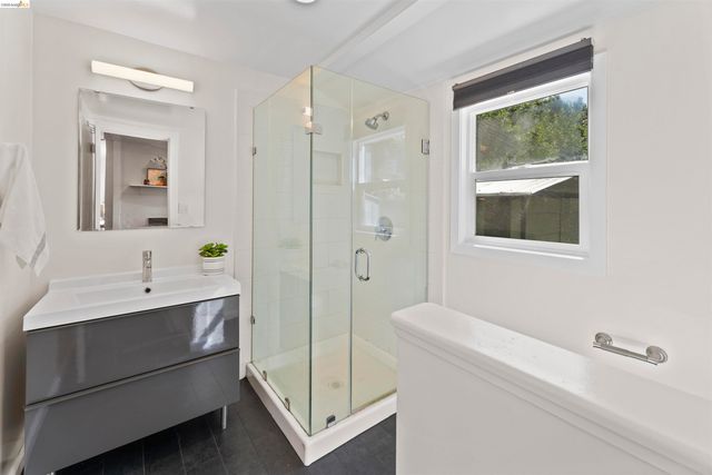 5154 Shafter Ave, Oakland, CA 94618