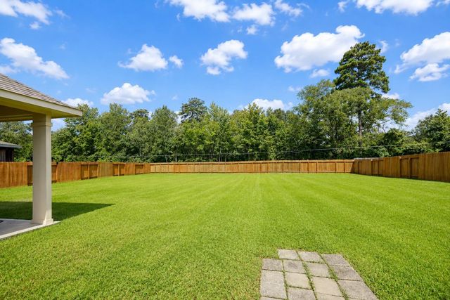 604 W Linnwood Drive, Woodbranch, TX 77357