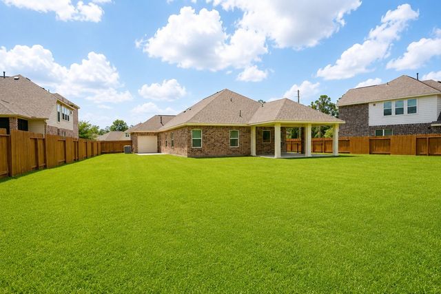 604 W Linnwood Drive, Woodbranch, TX 77357