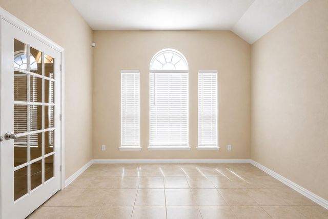 604 W Linnwood Drive, Woodbranch, TX 77357