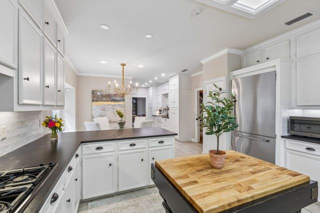 9631 Hilldale Drive, Dallas, TX 75231