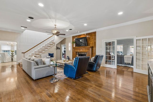 9631 Hilldale Drive, Dallas, TX 75231