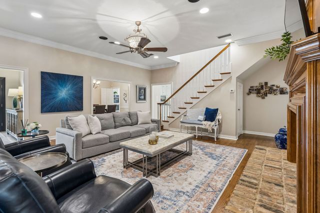 9631 Hilldale Drive, Dallas, TX 75231