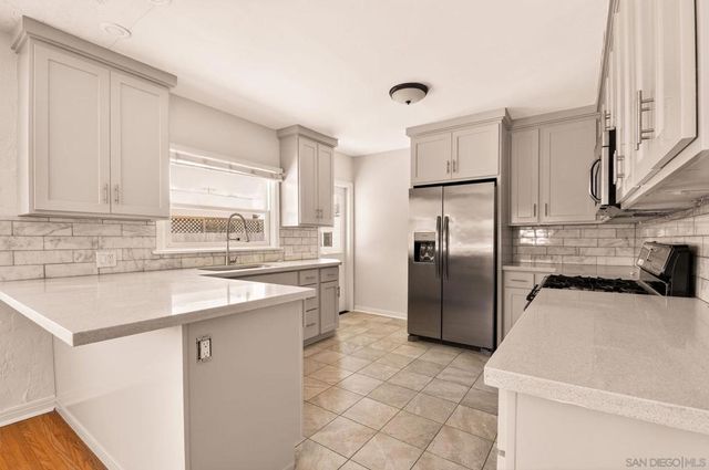 4768 74 Bancroft St, San Diego, CA 92116