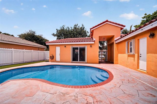685 SW 198th Terrace, Pembroke Pines, FL 33029