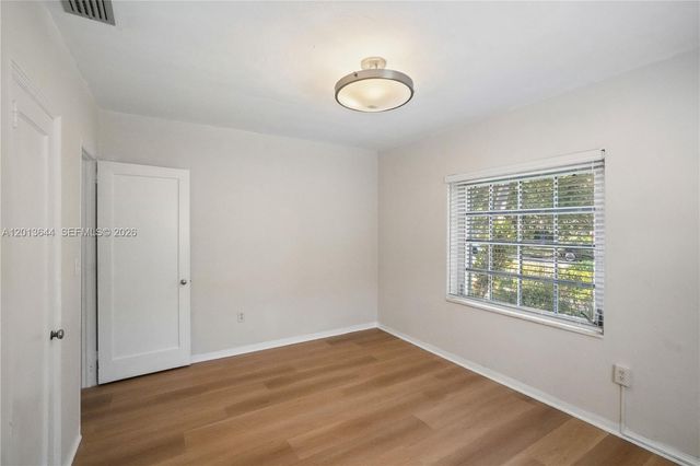 2460 SW 24th St, Miami, FL 33145