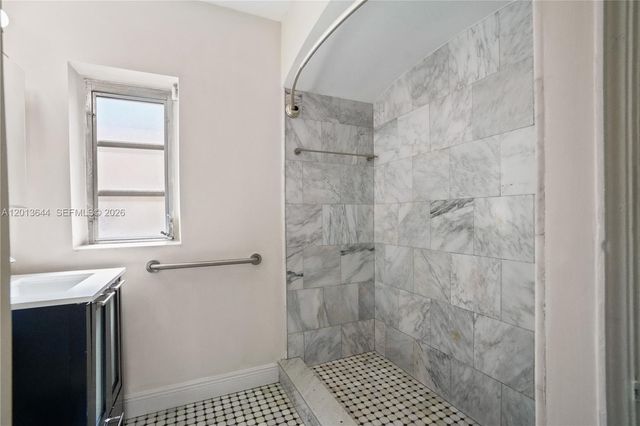 2460 SW 24th St, Miami, FL 33145