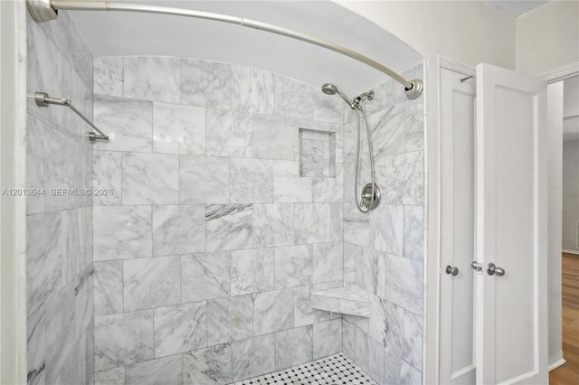 2460 SW 24th St, Miami, FL 33145