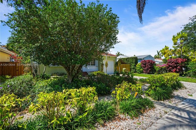 2460 SW 24th St, Miami, FL 33145