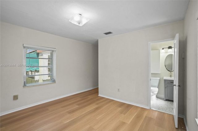 2460 SW 24th St, Miami, FL 33145