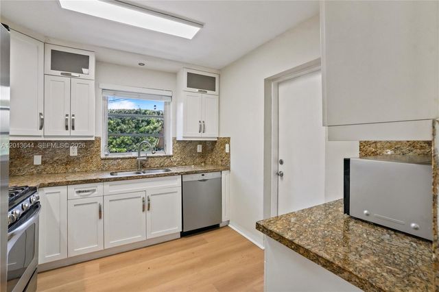 2460 SW 24th St, Miami, FL 33145