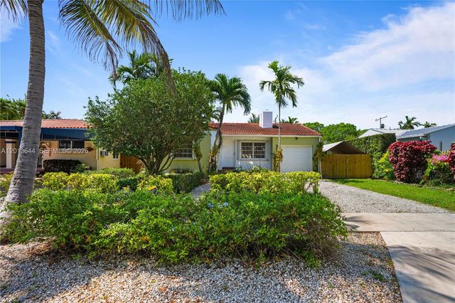 2460 SW 24th St, Miami, FL 33145