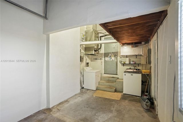2460 SW 24th St, Miami, FL 33145