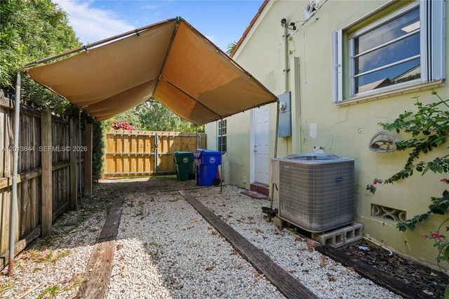 2460 SW 24th St, Miami, FL 33145
