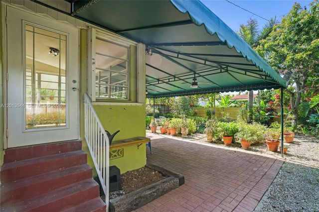2460 SW 24th St, Miami, FL 33145