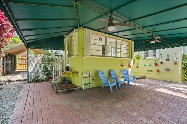 2460 SW 24th St, Miami, FL 33145