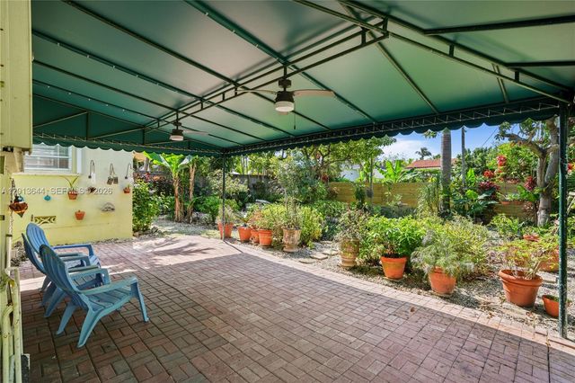 2460 SW 24th St, Miami, FL 33145