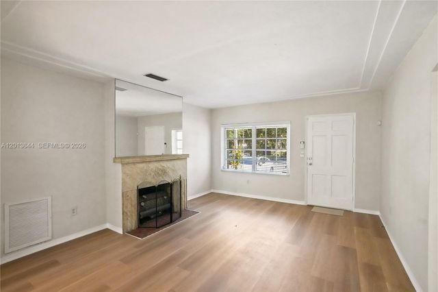 2460 SW 24th St, Miami, FL 33145