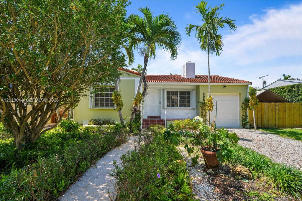 2460 SW 24th St, Miami, FL 33145