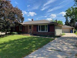655 E Mackinac AVENUE, Oak Creek, WI 53154