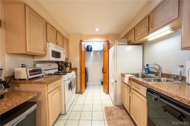 400 West Avenue L3, West Seneca, NY 14224