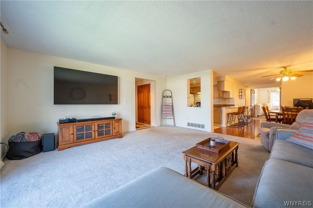 400 West Avenue L3, West Seneca, NY 14224