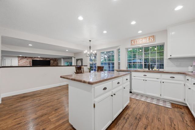 5833 Mareta Ln, Loomis, CA 95650