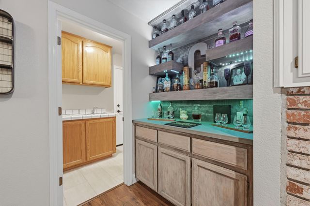 5833 Mareta Ln, Loomis, CA 95650