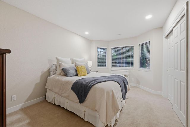 5833 Mareta Ln, Loomis, CA 95650